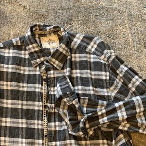 Men’s casual plaid button up
